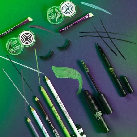 Revolution Beauty X Beetlejuice Adam Water Liner Eyeliner - Picture 9 of 9